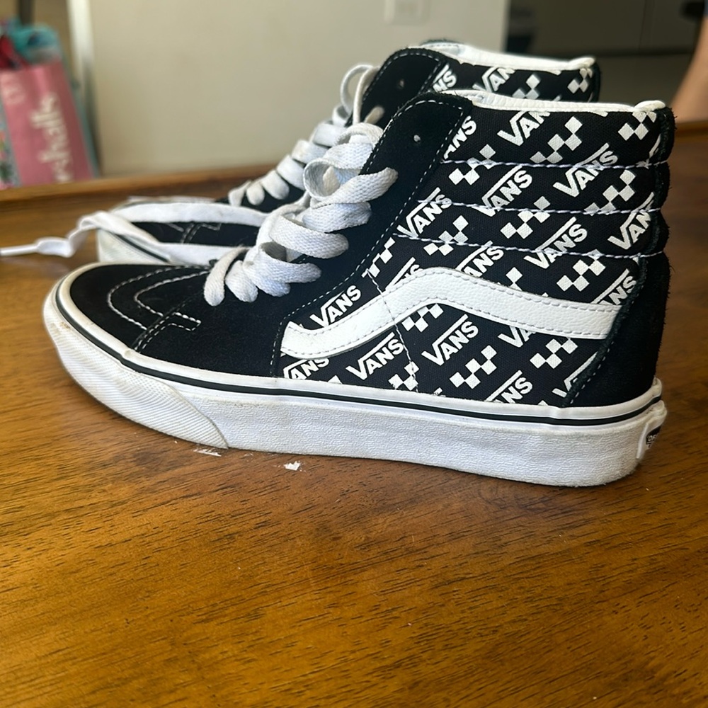 Vans kids logo repeat SK8-HI trainers